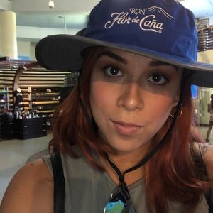 Meet your Posher, Leticia